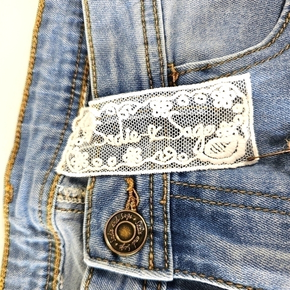 Sade & Sage Frayed flare Cuff  Crop Size Small - Picture 8 of 11